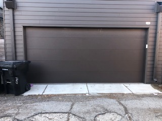 Choosing the Right Garage Door Repair Company in Illinois