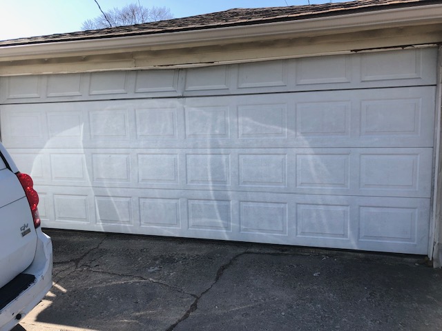 Cost of Garage Door Repair in Illinois